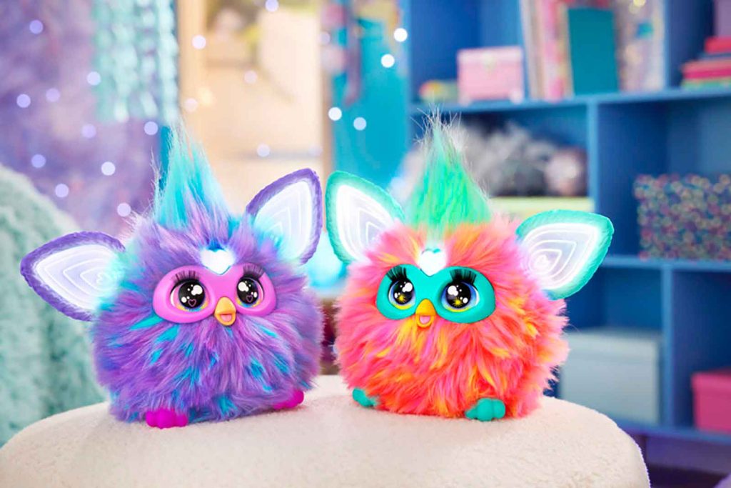 Cómo enseñar a Furby a hablar español